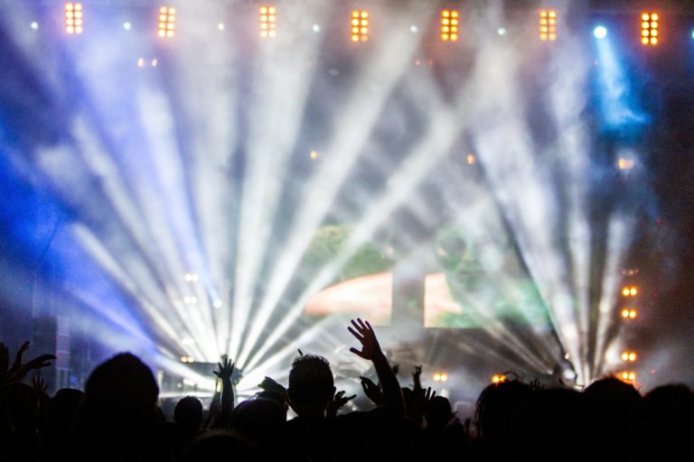 Concerts gratuits aux Francos de Montréal : enflammez vos soirées de juin 