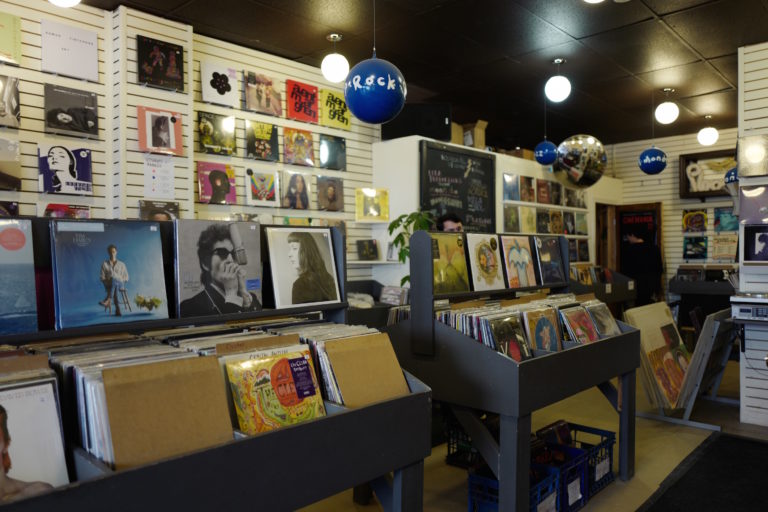 Nos 9 meilleurs magasins de vinyles à Montréal