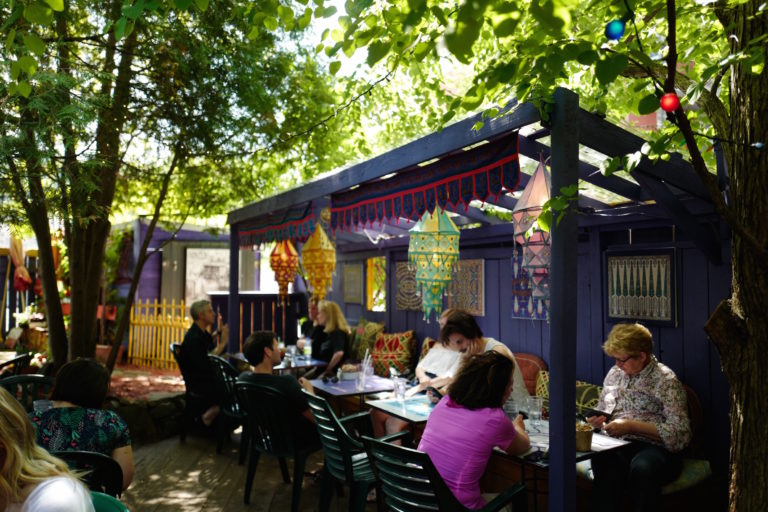 5 terrasses pour déjeuner sous les arbres à Montréal