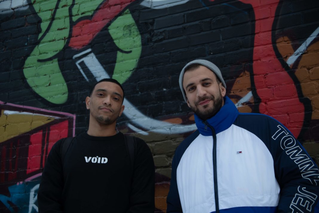 Shkyd, beatmaker, DJ et Mehdi Maïzi, journaliste rap sur l'émission "La Sauce" ©Lucas Wils