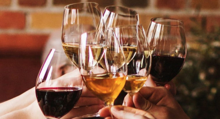 Nos 6 endroits préférés où siroter du vin nature à Montréal