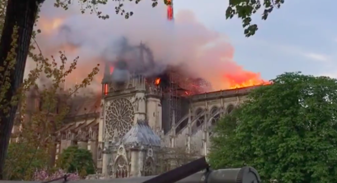notre_dame_incendie