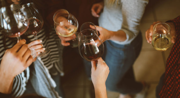Faites des rencontres en prenant l’apéro à l’Union française