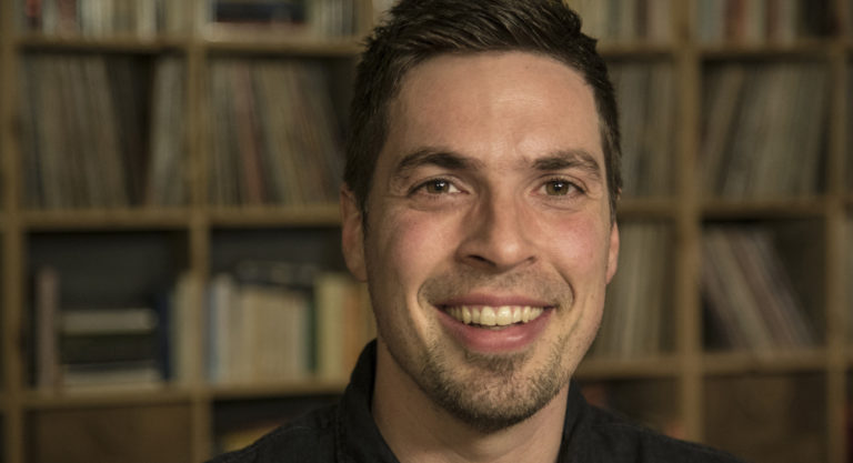 HAK_MTL : Alexandre Sheldon explique comment Internet surveillerait notre vie privée
