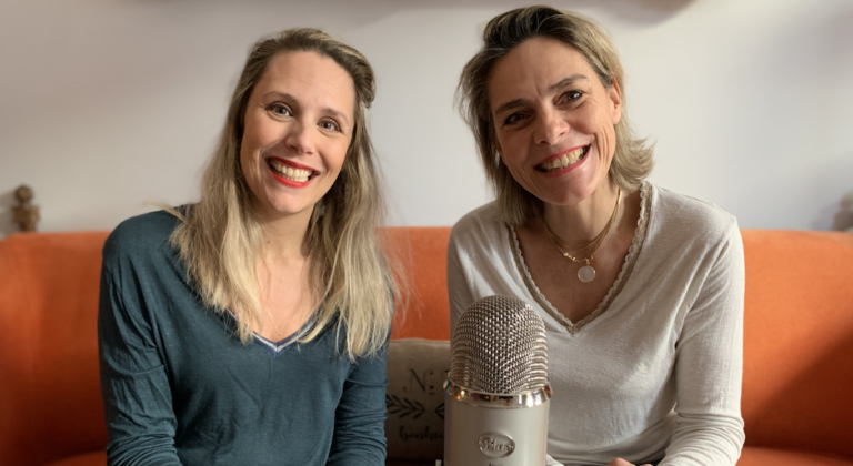 Deux Françaises de Montréal mettent le bonheur en podcast