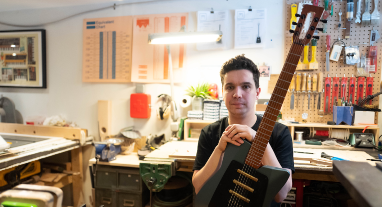 Florian Bouyou : le Rennais qui fabrique des guitares en érable