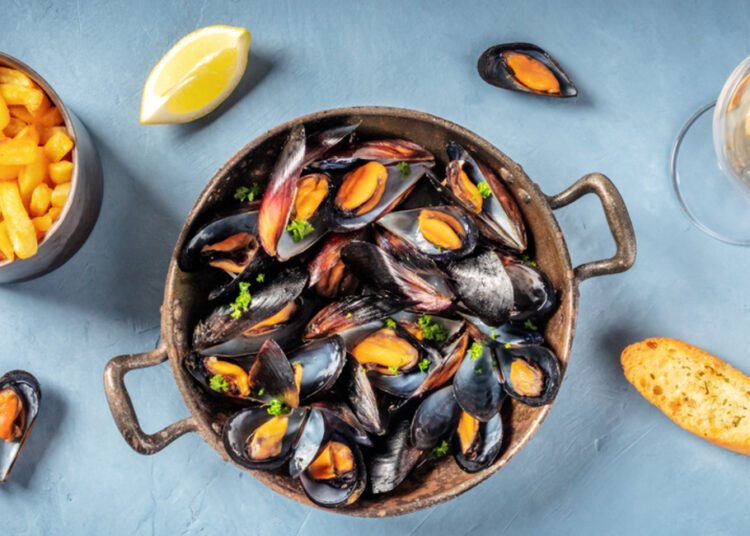 Moules frites (crédit : Shutterstock)