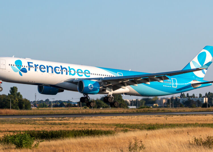 Avion de la compagnie aérienne French bee (crédit : Shutterstock)