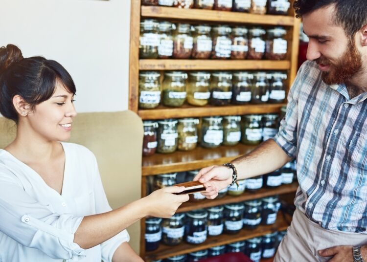 Service, pourboire, restaurant (crédit : Shutterstock)