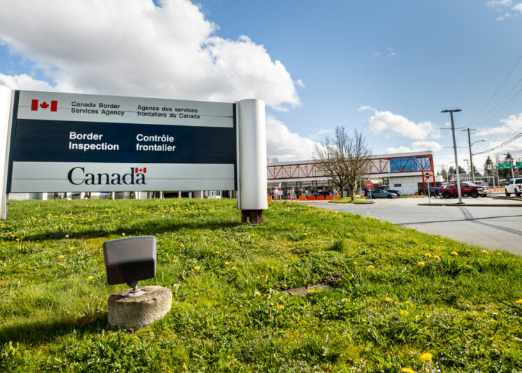 Frontière canada-américaine (source : Shutterstock)