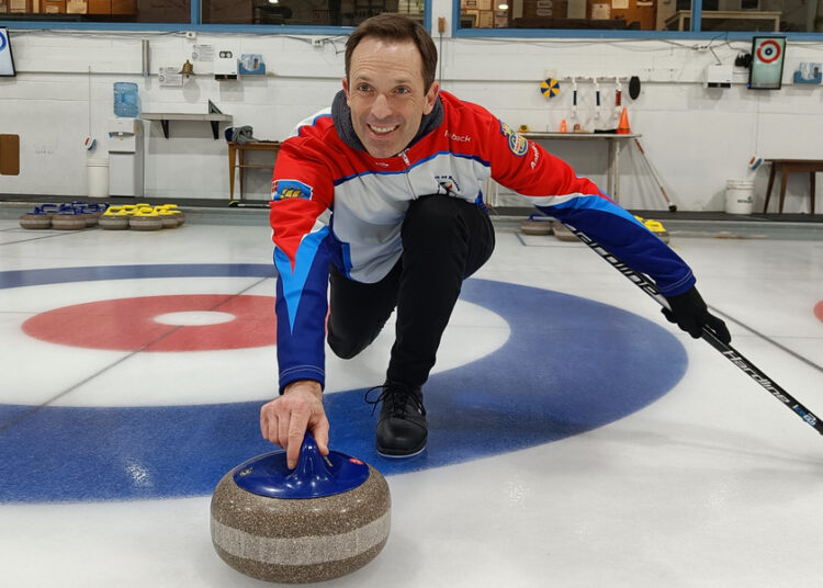 Antoine Sambin, skip de l'équipe montréalaise de curling qui jouera sous la bannière de Saint-Pierre et Miquelon (crédit : Antoine Sambin)