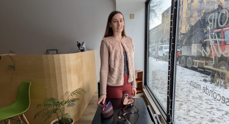 Léa Laîné ouvre la première lunetterie de seconde main au Québec