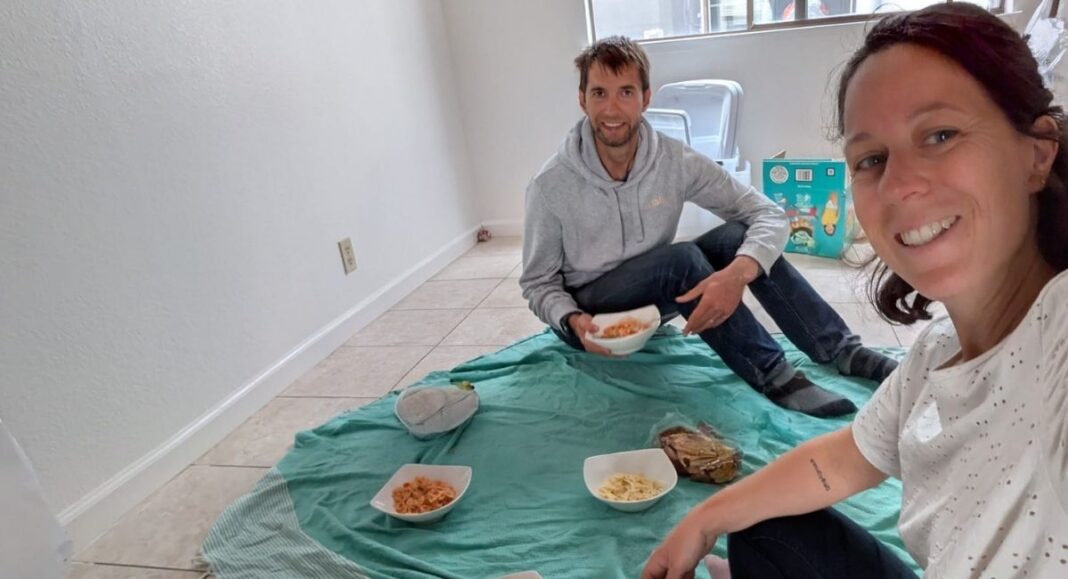 Maxime Buathier et son mari lors de leur installation à San Francisco